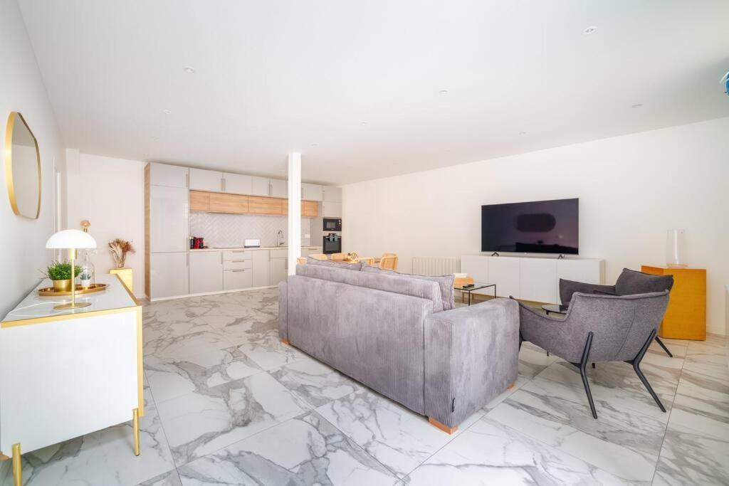 Beautiful Flat For 6 People #6 * Asnieres-sur-Seine